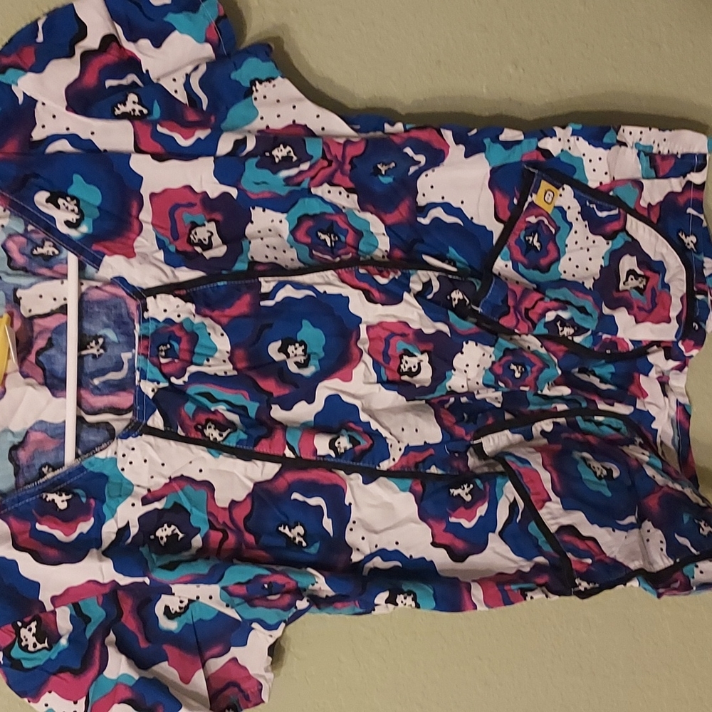 Scrub top